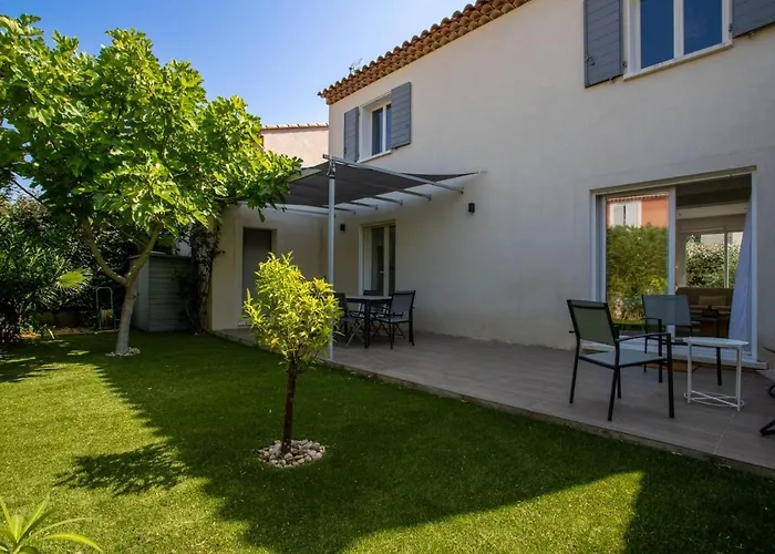 Bright Pearl With Garden Near The Sea Casa vacanze