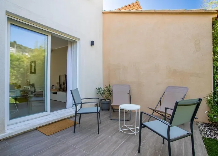 Bright Pearl With Garden Near The Sea Dom wakacyjny